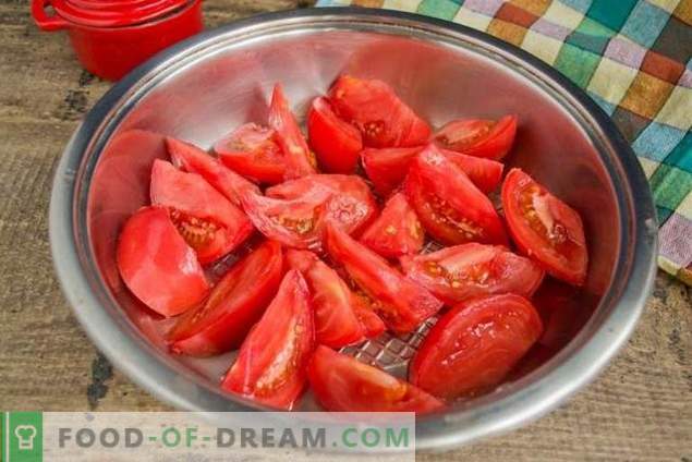 Zelfgemaakte tomatenketchup en winterpruimen
