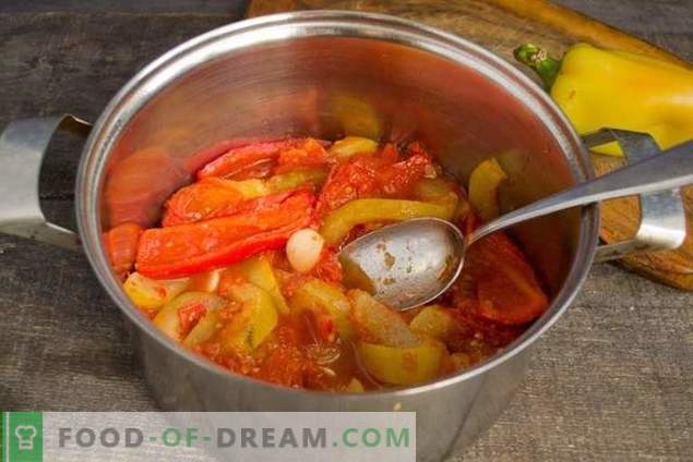 Courgettesoepjes met tomaten en paprika's