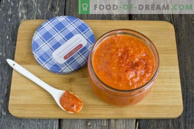 Homemade ketchup made from fresh tomatoes and bell peppers