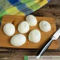 Eenvoudige eiersnack met paddenstoelpastei