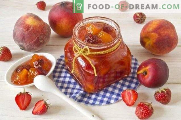 Bessen fruitconfituur van perziken, aardbeien en nectarines