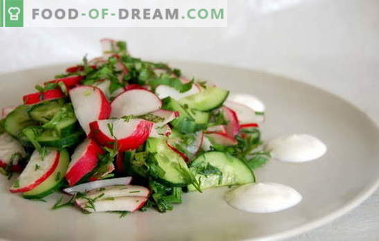 Favoriete recepten van eenvoudige salades in een haast. Simpele salades met haast voor elke dag en voor de vakantietafel