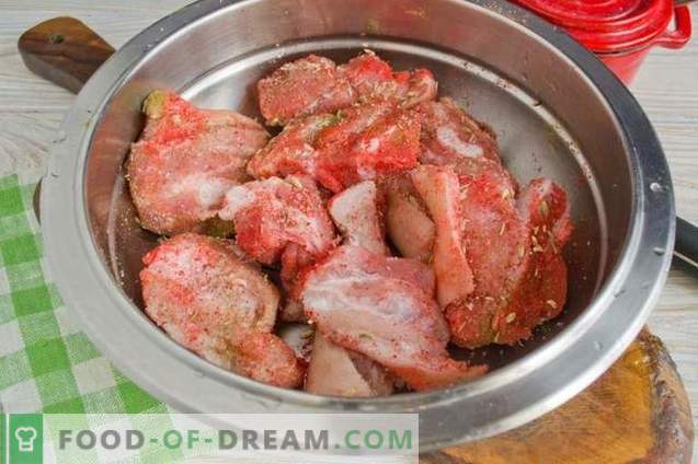 Varkensvlees gebakken in de oven