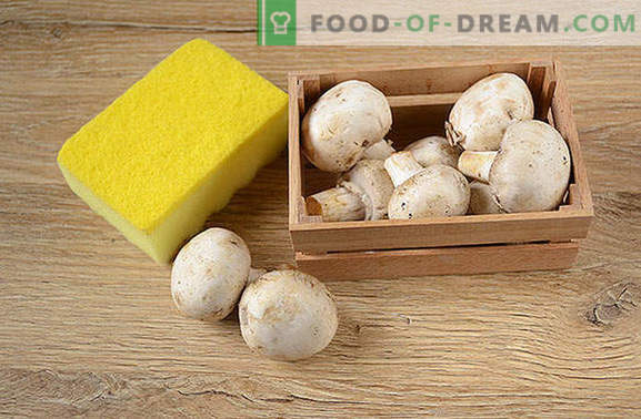Gemarineerde instant-champignons: het geheim van azijnmarinade. Fotorecept voor de bereiding van gemarineerde champignons