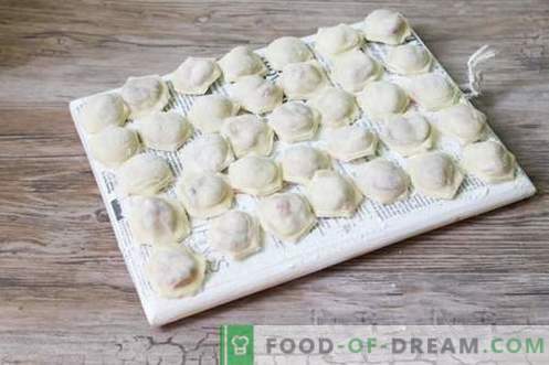 Zoete dumplings met kersen zijn ongebruikelijk en smakelijk!