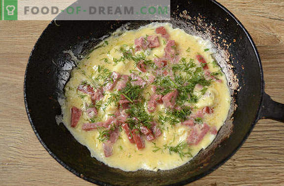 Omlet z serem i kiełbasą: nie może być łatwiej! Autorski przepis na zdjęcie omletu z serem i kiełbasą - jaki jest sekret przepychu omletu?