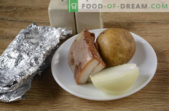 Batatas com bacon no forno em papel alumínio - um gosto da infância! Foto-receita detalhada para cozinhar batatas com banha de porco assada em folha
