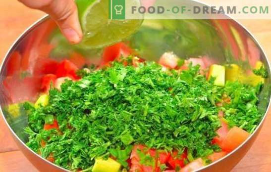 Salade met citroensap - een heerlijke vitaminevariant van voeding! Recepten voor gezonde salades, gekruid met citroensap