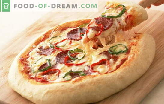 Het pizza-recept met worst en kaas is de beste uitvinding van de Italiaanse keuken. Een verscheidenheid aan vullingen in pizzarecepten met worst en kaas