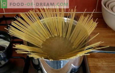 Wie kann man Spaghetti zubereiten, wie in einem italienischen Restaurant? Wie viel Zeit ist es, Spaghetti