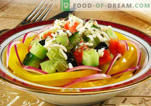 Salade met uien - bewezen recepten. Hoe u op een goede en heerlijke manier een salade met uien kookt.