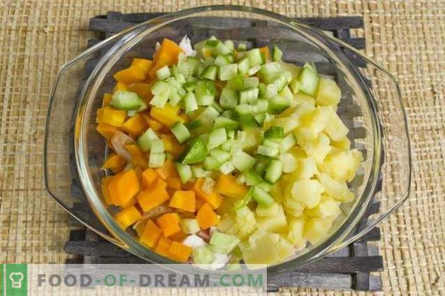 Salade met gerookte kippenborst en groenten