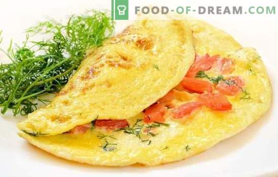 Omelet met tomaten: traditioneel ontbijt. Voedzame en dieetomeletten met tomaten, kaas, champignons, ham, pita
