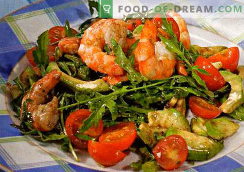 Salade met garnalen en zalm - de juiste recepten. Snelle en smakelijke kooksalade met garnalen en zalm.