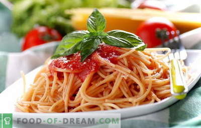 Spaghetti met tomatenpuree: koken is gemakkelijk. Spaghettirecepten met elke dag tomatensaus: met groenten, kip, gerookt