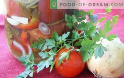 Tomatensalade met uien voor de winter: een mooie zoete en pittige compositie. Een verzameling van de beste salade-recepten voor de winter met tomaten en uien