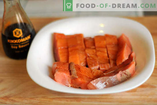 Roze zalm met wortelen en uien - het is gemakkelijk! Stapsgewijs foto-recept, instructies voor het bereiden van roze zalm met wortels en uien