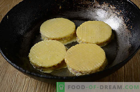 Luie karbonades in wafels: stap voor stap fotorecept van de auteur. Ongebruikelijk culinair experiment - sappige gehakte koteletten op wafels
