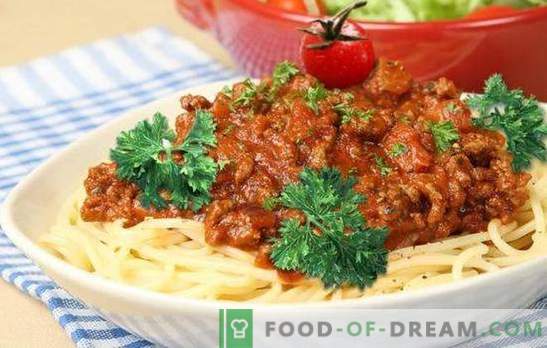 Dikke rundergehaktjus: gebaseerd op bolognese. Rundvlees jus voor pasta, granen, groenten