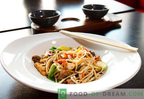 Udon-noedels zijn de beste recepten. Hoe u op de juiste en smakelijke wijze udon-noedels thuis kunt bereiden.